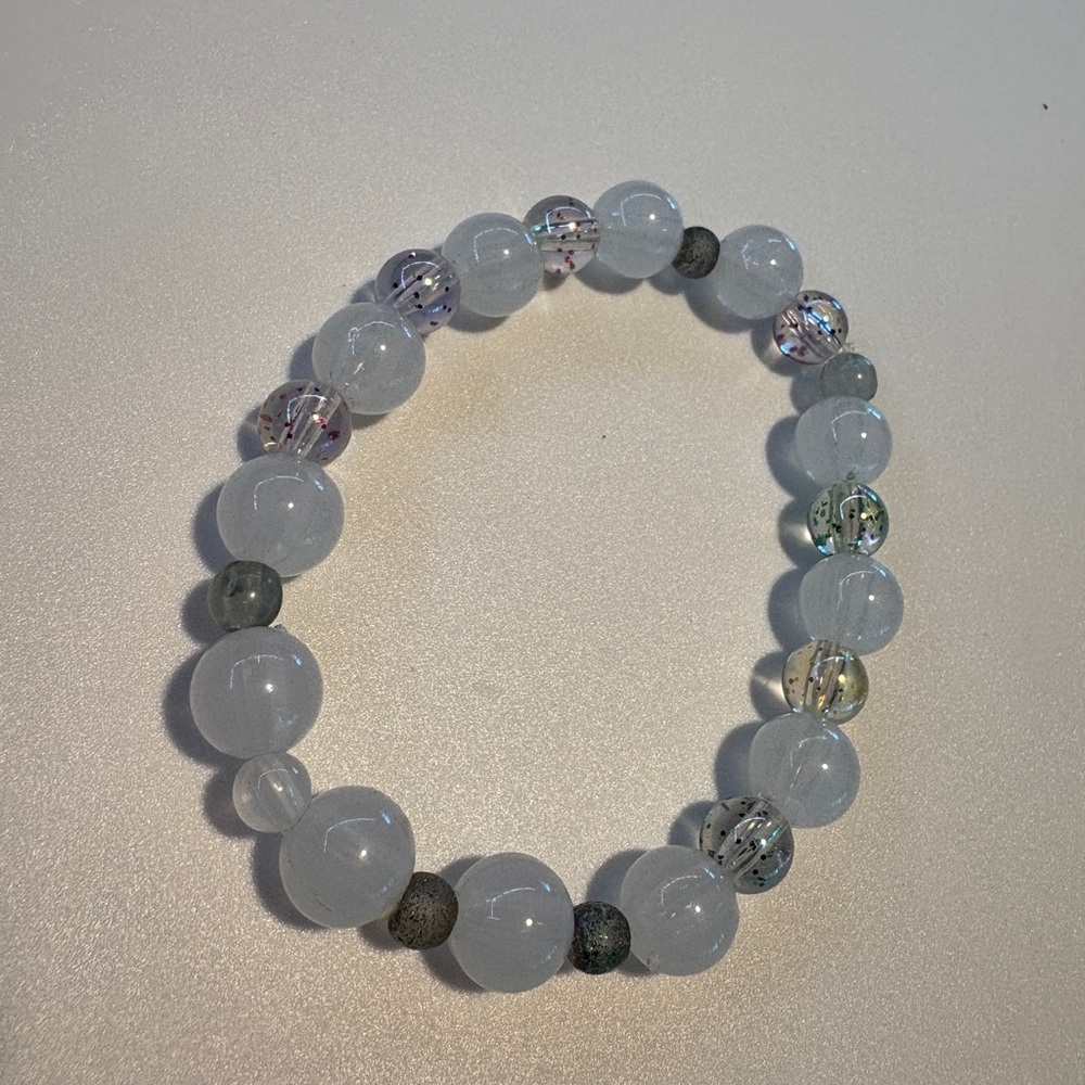 Elegant Handmade Beaded Bracelet in Gray and Blue